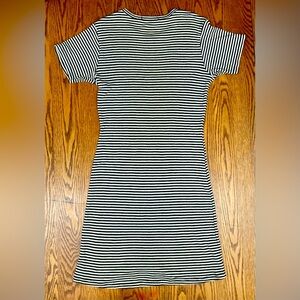 🌻BRANDY MELVILLE🌻BLACK/WHITE striped dress gently worn great condition SZ S 🌟🖤🤍🌟